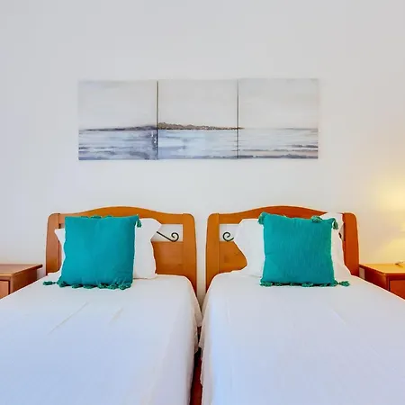 Melias, 2 Quartos E Piscina, 아파트 빌라모라