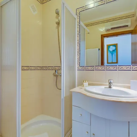 Melias, 2 Quartos E Piscina, * 빌라모라
