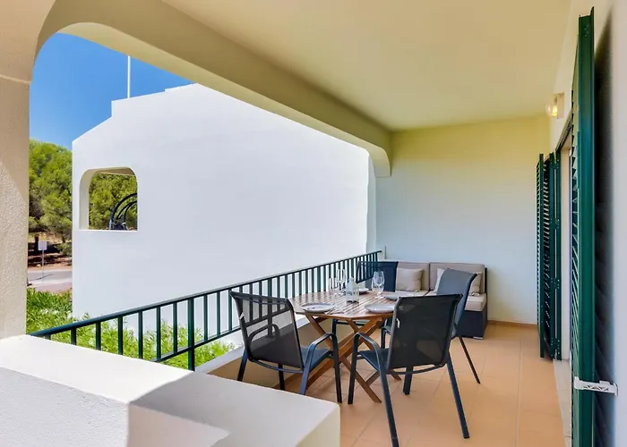 Melias, 2 Quartos E Piscina, * Vilamoura