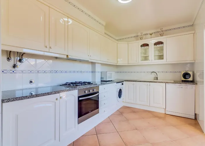 Melias, 2 Quartos E Piscina, *