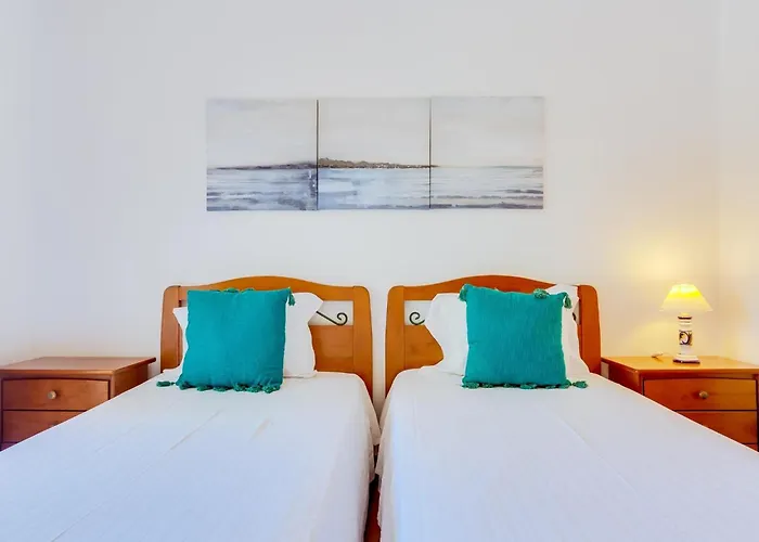 Melias, 2 Quartos E Piscina, Apartment Vilamoura