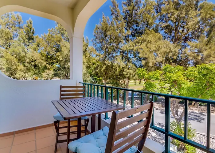 Apartment Melias, 2 Quartos E Piscina,