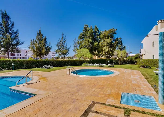 Melias, 2 Quartos E Piscina, *